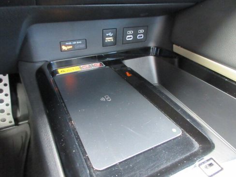 Used 2025 Toyota Camry XSE image 28