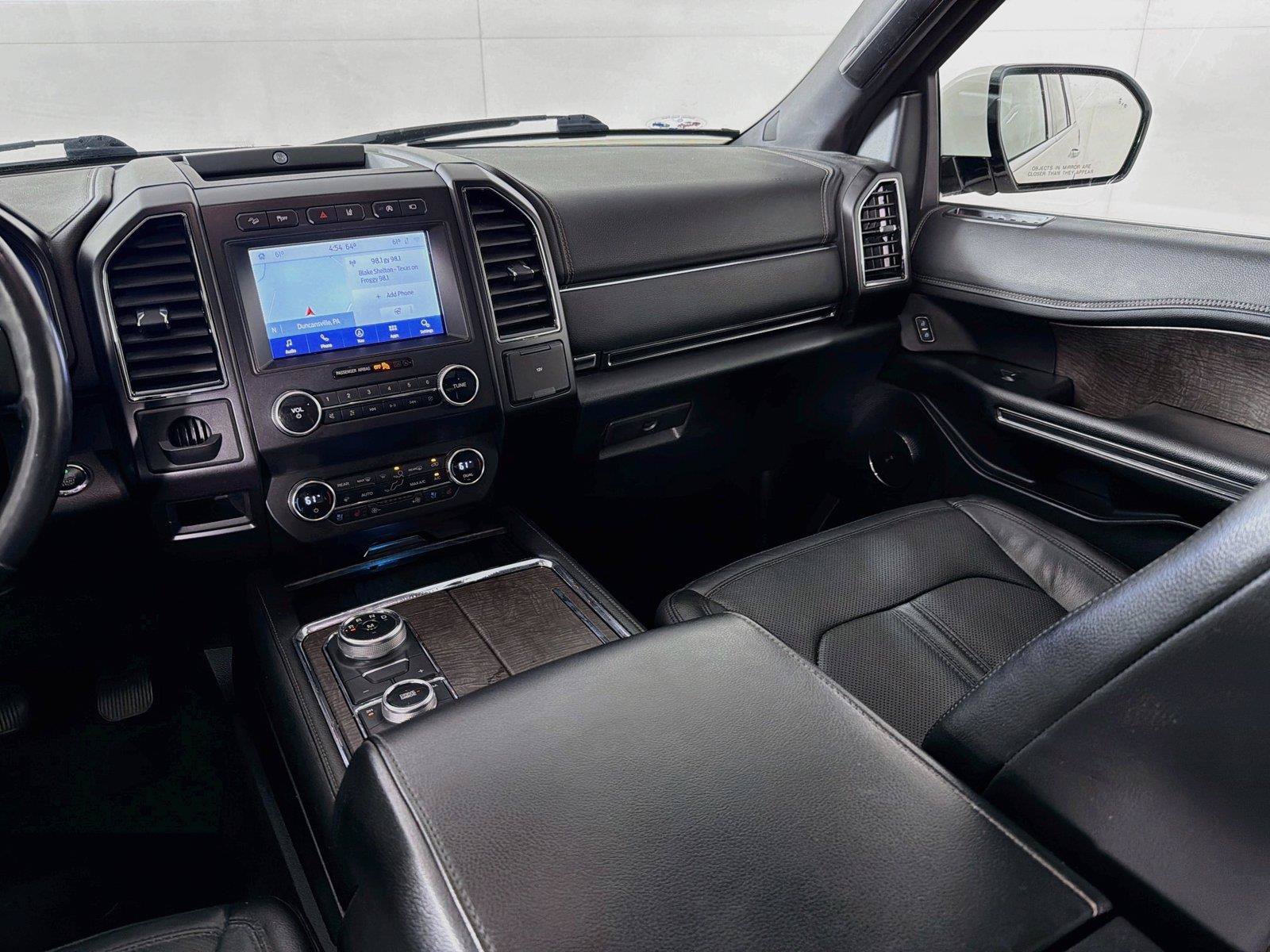 Used 2020 Ford Expedition Limited w/ Equipment Group 302A AWD/4WD image 29