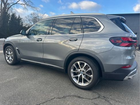 Used 2024 BMW X5 xDrive40i w/ Premium Package image 7