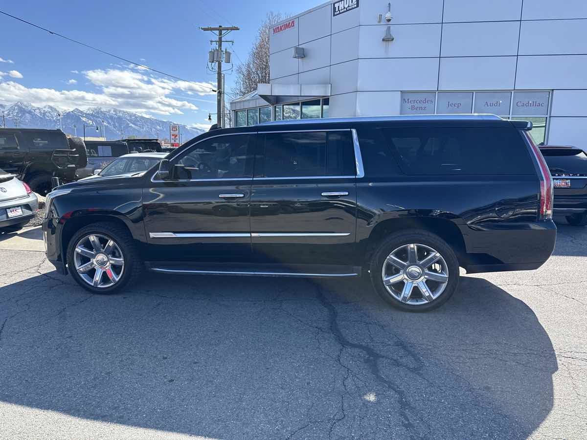 Used 2019 Cadillac Escalade ESV Premium Luxury AWD/4WD image 8