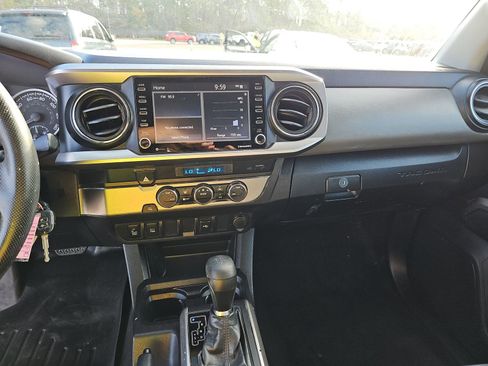 Used 2022 Toyota Tacoma SR5 w/ Technology Package image 14