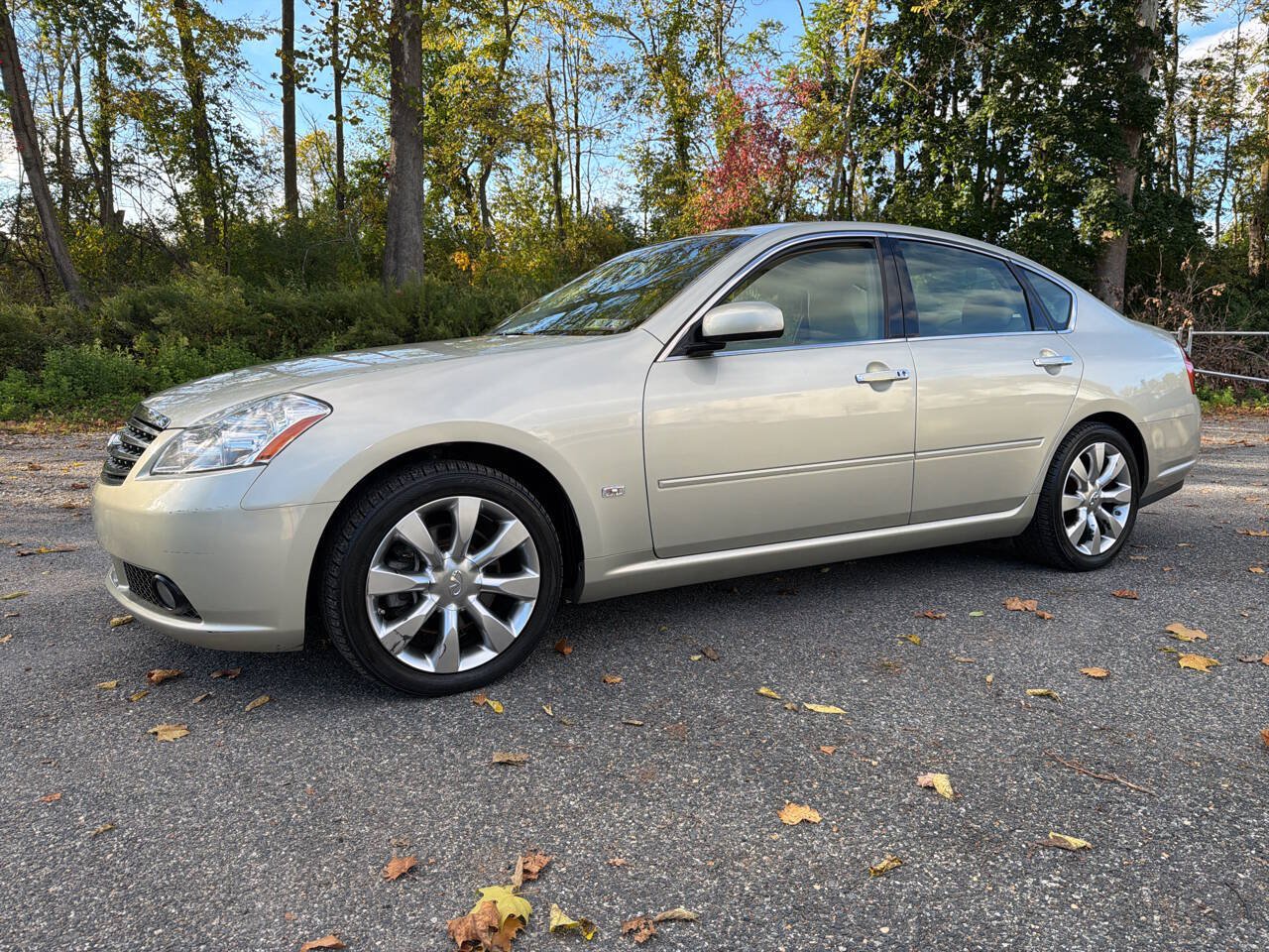 Used 2007 INFINITI M35 w/ Technology Pkg RWD image 3