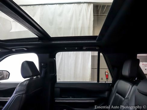 Used 2021 Ford Expedition XLT image 13