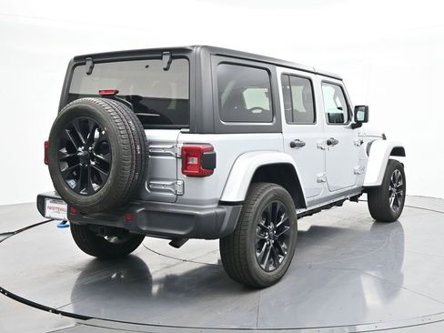 Used 2023 Jeep Wrangler Unlimited Sahara image 6