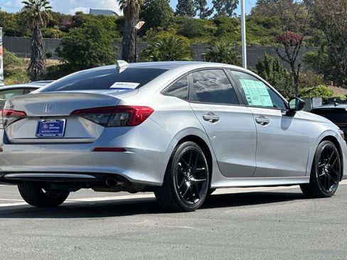 Used 2023 Honda Civic Sport image 3