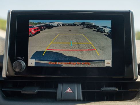 Used 2023 Toyota RAV4 LE FWD image 31