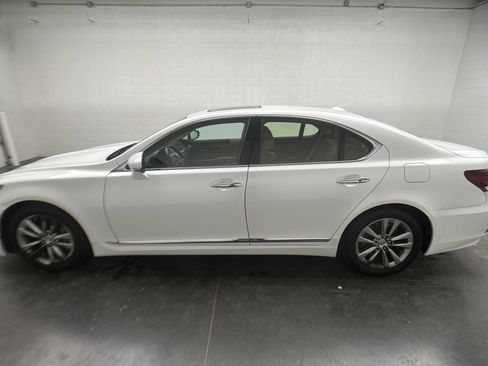 Used 2014 Lexus LS 460 AWD w/ Comfort Package image 7