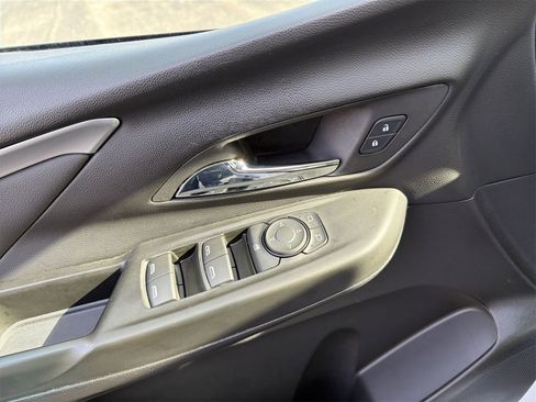 Used 2023 Chevrolet Bolt LT image 22