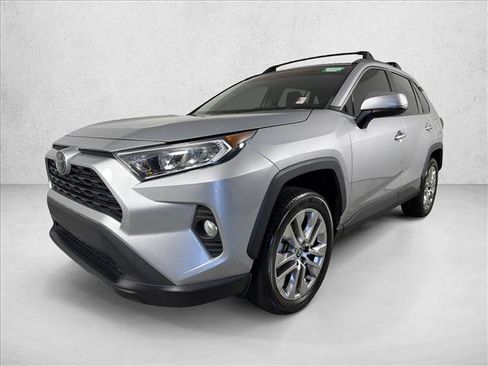 Used 2021 Toyota RAV4 XLE Premium AWD/4WD image 8