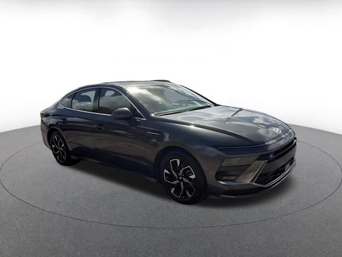 Used 2025 Hyundai Sonata SEL image 2