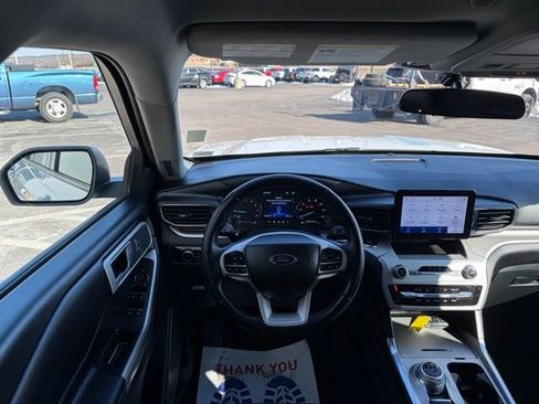 Used 2023 Ford Explorer XLT w/ Equipment Group 202A image 15