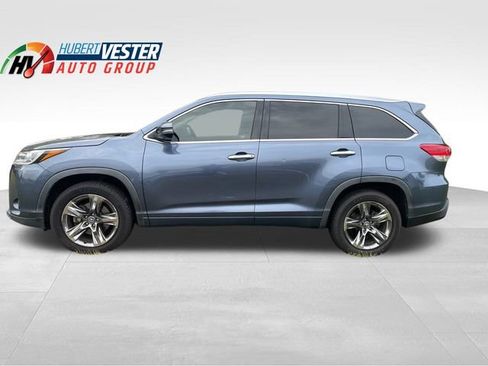 Used 2018 Toyota Highlander Limited Platinum image 1