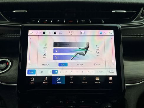 Used 2024 Jeep Grand Cherokee Limited w/ Luxury Tech Group II image 27