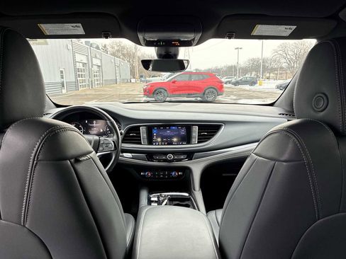 Used 2024 Buick Enclave Premium image 20