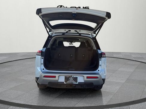 Used 2025 Nissan Pathfinder Platinum w/ Cargo Package image 16