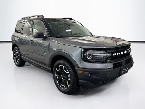 Used 2023 Ford Bronco Sport Outer Banks w/ Tech Package AWD/4WD image 3