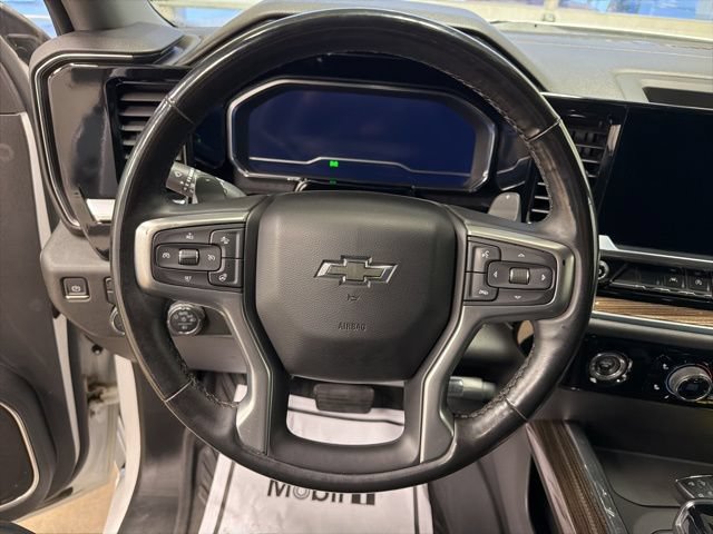 Used 2024 Chevrolet Silverado 1500 RST AWD/4WD image 15