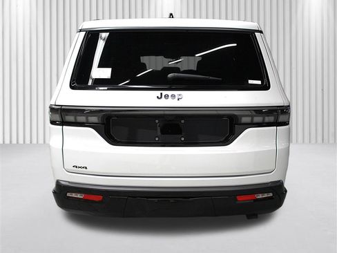 New 2026 Jeep Grand Wagoneer L Limited AWD/4WD image 4