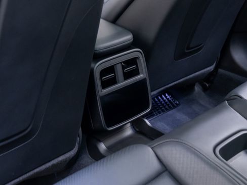 Certified 2021 Porsche Taycan Turbo S image 19