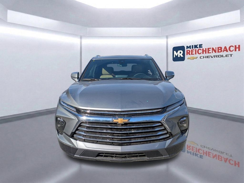 New 2025 Chevrolet Blazer Premier w/ Driver Confidence II Package FWD image 10