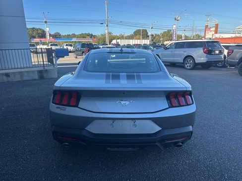 New 2025 Ford Mustang Coupe image 4