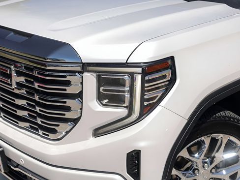 Used 2022 GMC Sierra 1500 Denali w/ Denali Reserve Package AWD/4WD image 3