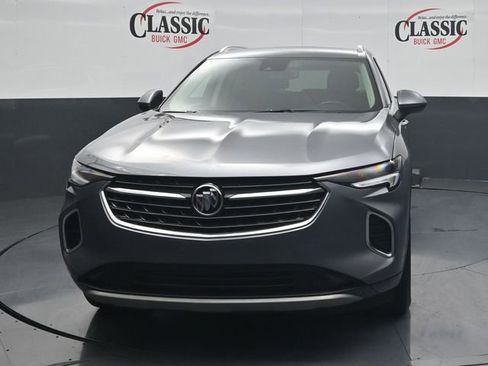 Used 2022 Buick Envision Essence w/ Safety Package FWD image 4
