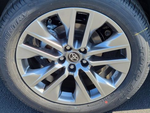 Used 2023 Toyota RAV4 XLE Premium AWD/4WD image 25