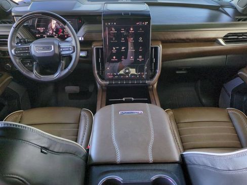 Used 2025 GMC Yukon XL Denali Ultimate AWD/4WD image 29