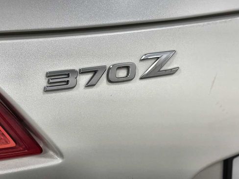 Used 2014 Nissan 370Z Coupe RWD image 27