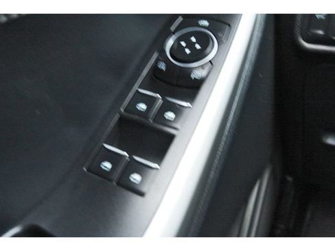 Used 2022 Ford Explorer XLT w/ Equipment Group 202A RWD image 20