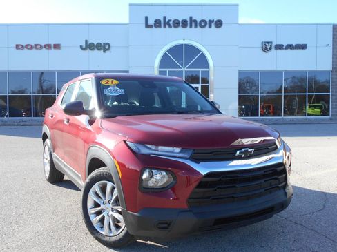 Used 2021 Chevrolet TrailBlazer LS image 2