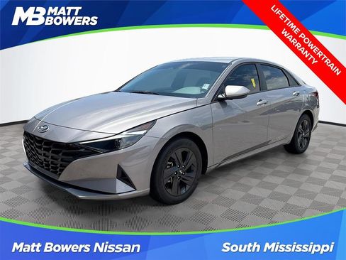 Used 2023 Hyundai Elantra SEL w/ Cargo Package FWD image 1