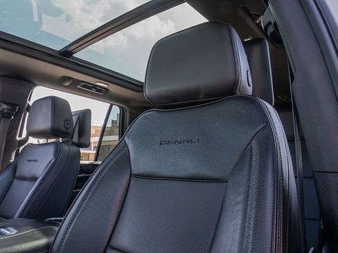 Used 2023 GMC Yukon Denali w/ Advanced Technology Package image 27