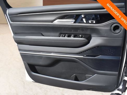 New 2025 Jeep Grand Wagoneer Series II Obsidian w/ Quick Order Packagew 28T AWD/4WD image 20