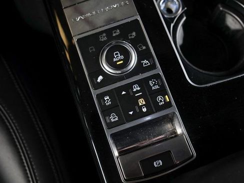 Used 2016 Land Rover Range Rover HSE image 12
