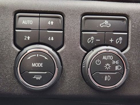 Used 2023 Chevrolet Silverado 1500 RST AWD/4WD image 30