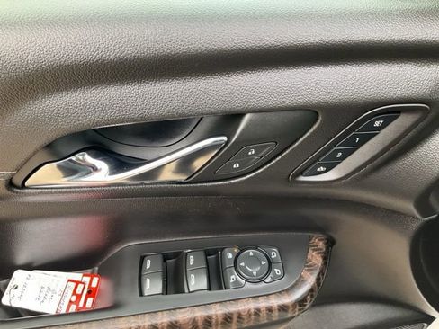 Used 2023 GMC Acadia Denali w/ Denali Technology Package image 5