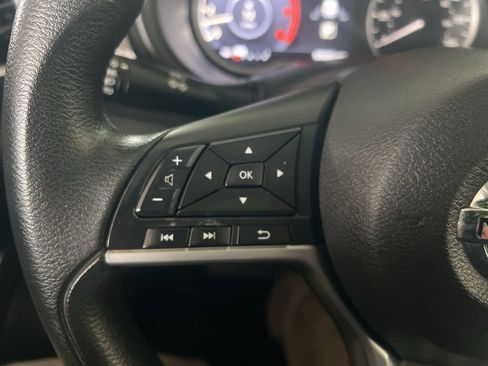 Used 2018 Nissan Kicks SV image 54