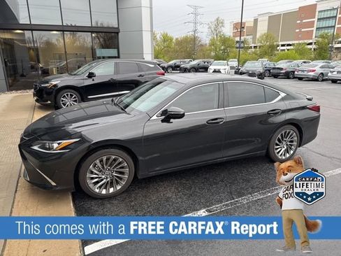 Used 2025 Lexus ES 300h w/ Luxury Package FWD image 4