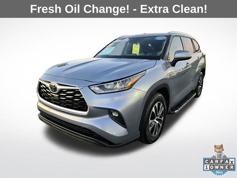 Used 2020 Toyota Highlander XLE image 3