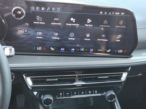New 2026 Chevrolet Traverse LT w/ Sun and Wheel Package FWD image 13