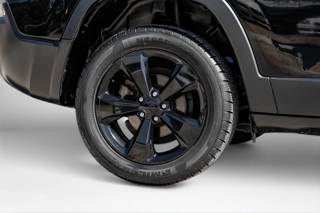 Used 2021 Jeep Cherokee Latitude Plus FWD image 45