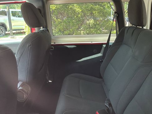 Used 2021 Jeep Wrangler Sport S image 30