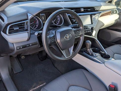 Used 2018 Toyota Camry LE image 14