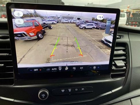 Used 2022 Ford E-Transit 148 High Roof image 15