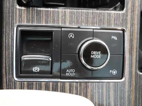 Used 2020 Lincoln Navigator Black Label w/ Cargo Convenience Package AWD/4WD image 23