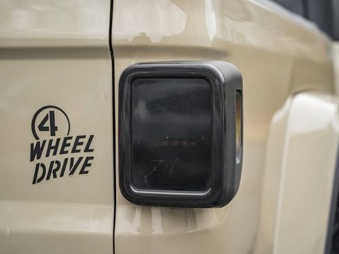 Used 2022 Jeep Gladiator Willys image 7