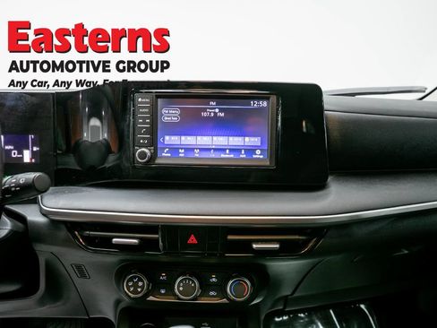 Used 2025 Nissan Kicks S AWD/4WD image 11