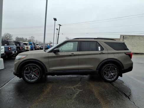 New 2026 Ford Explorer ST w/ Sun And Sound Package image 2